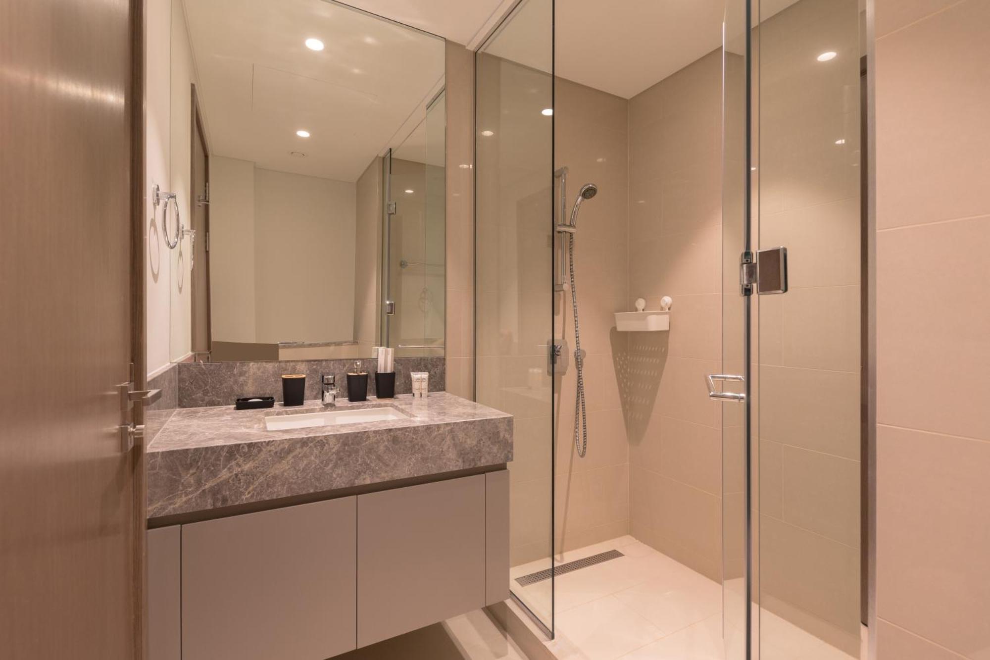 Apartment Spacious 3br Maids Burj Khalifa View *