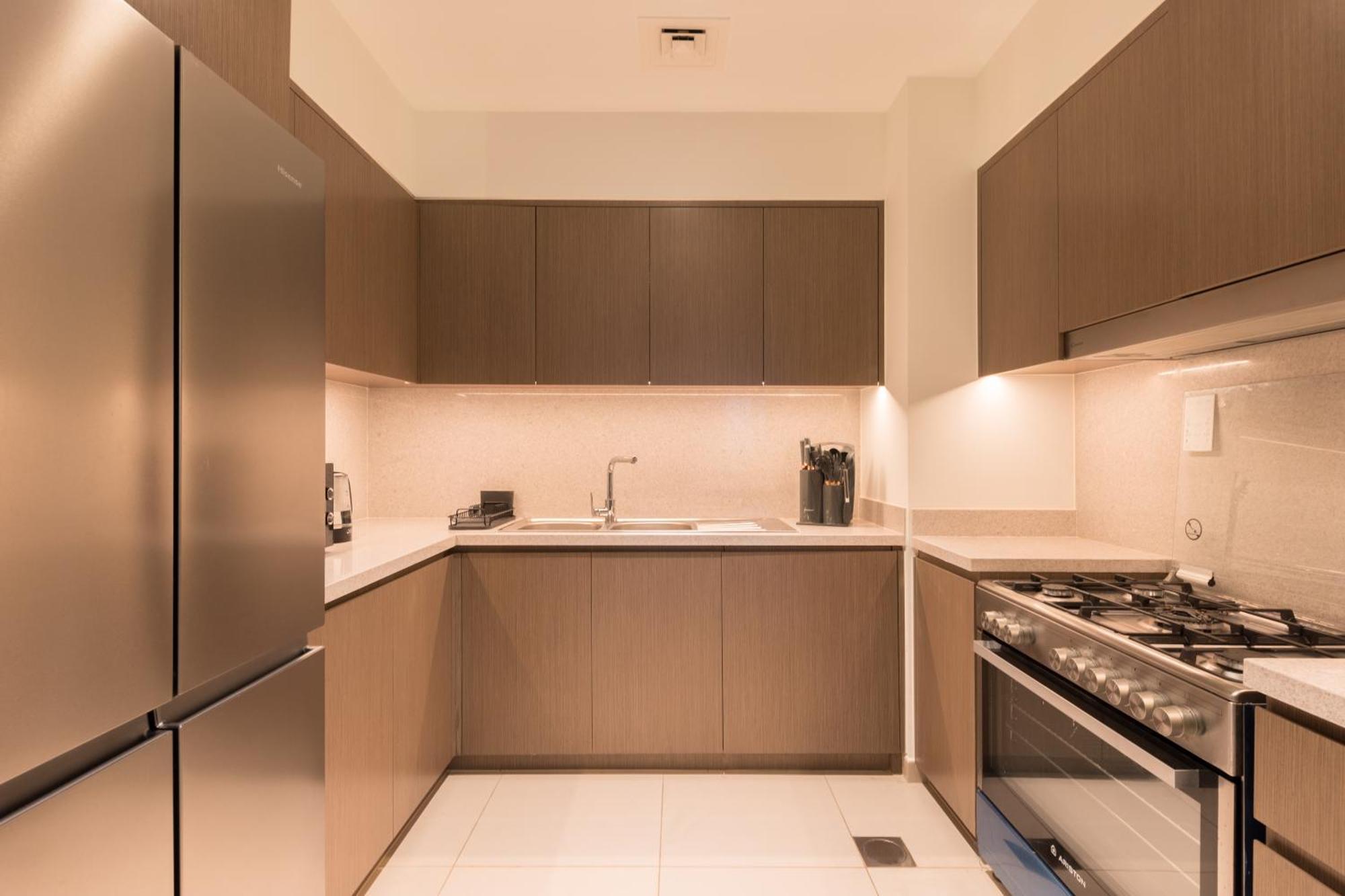 Spacious 3br Maids Burj Khalifa View Apartment *