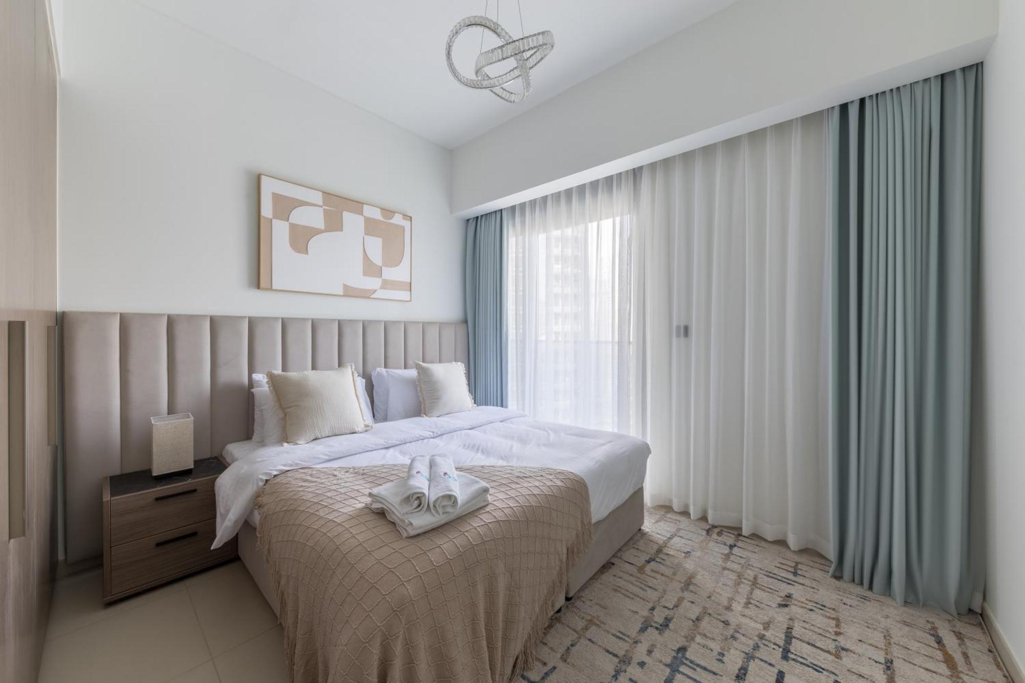 Apartment Spacious 3br Maids Burj Khalifa View