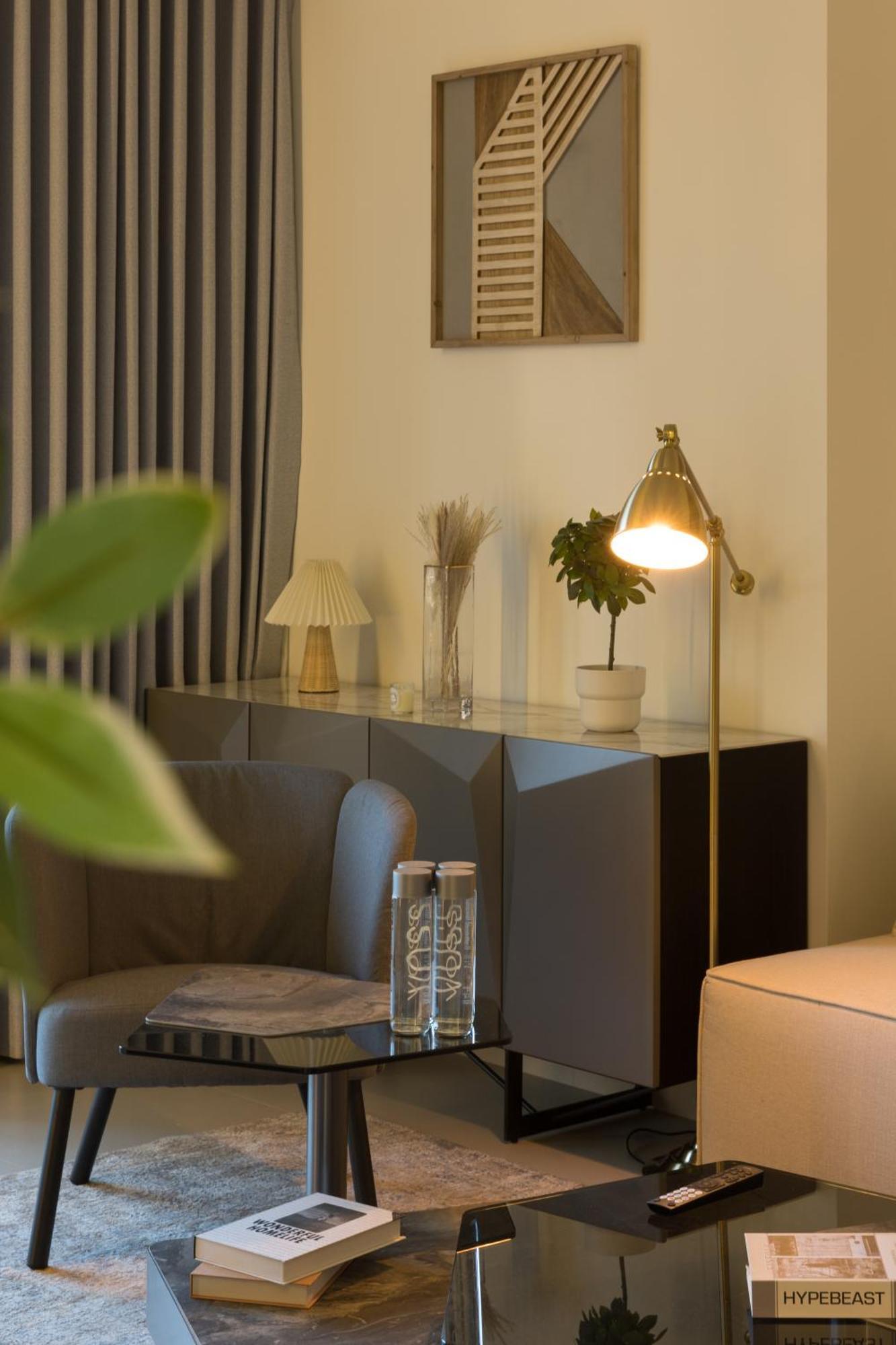 Spacious 3br Maids Burj Khalifa View Apartment