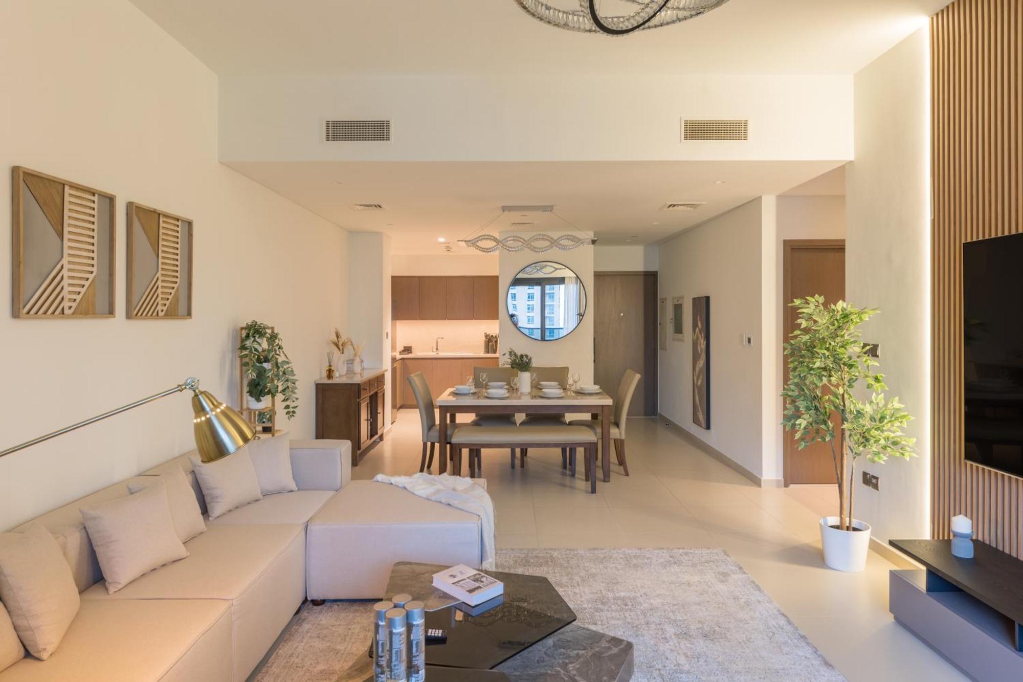 Spacious 3br Maids Burj Khalifa View Apartment *